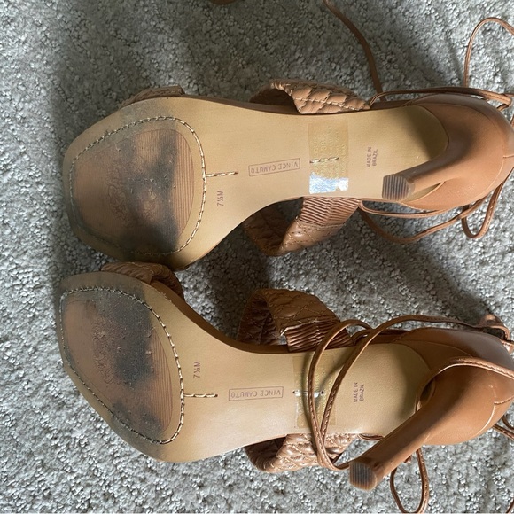 Vince Camuto strapped heeled sandal. Camel/brown. Size 7.5 - Picture 4 of 4
